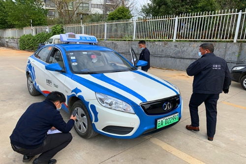 云南能投云能行出租汽車服務開展復工車輛安全檢查暨駕駛員月度考評工作